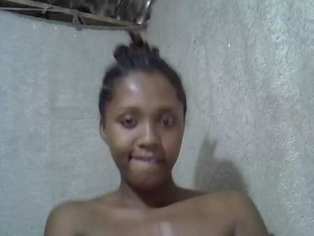 Freechat Lillteblackgirl on BongaCams