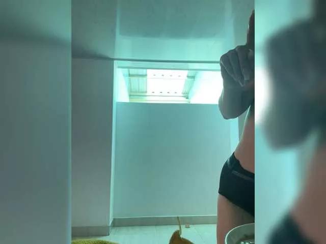 Offline LilyBratz on BongaCams