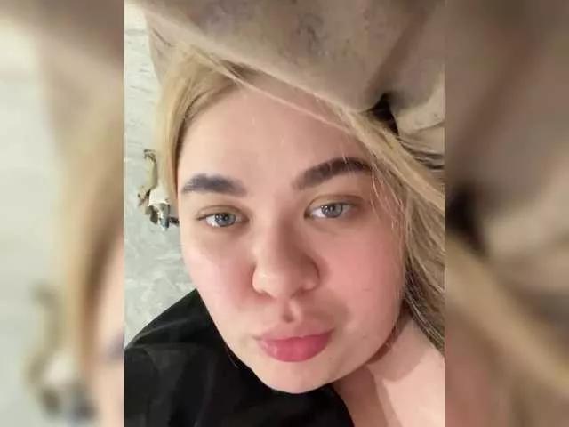 lina-7 on BongaCams 