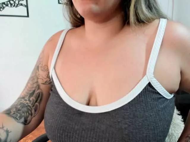 Offline LinaBrowm on BongaCams