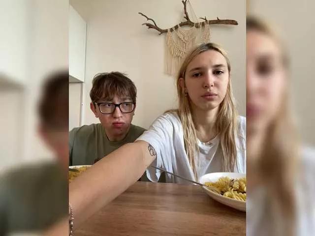 LinaTwins on BongaCams