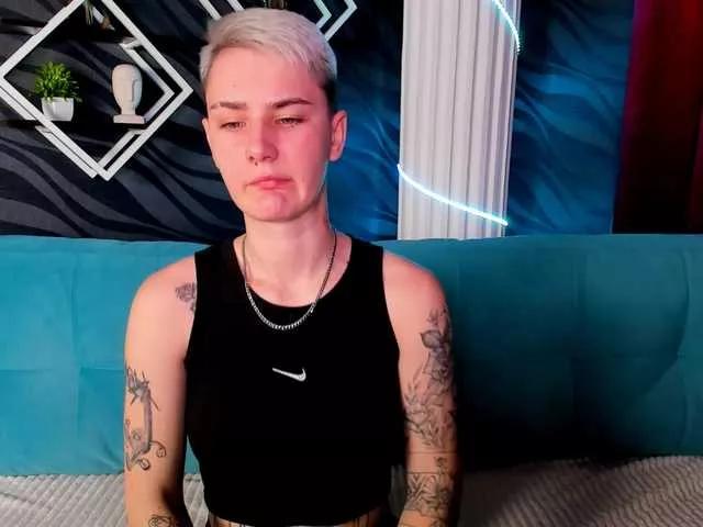 LindaBryantt on BongaCams 