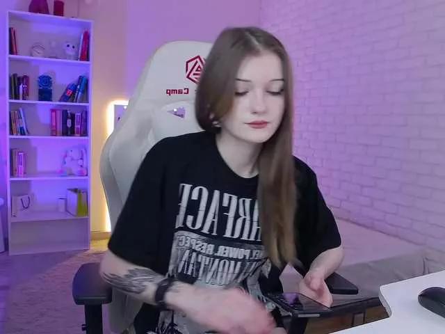 Lindsay-Evans on BongaCams 