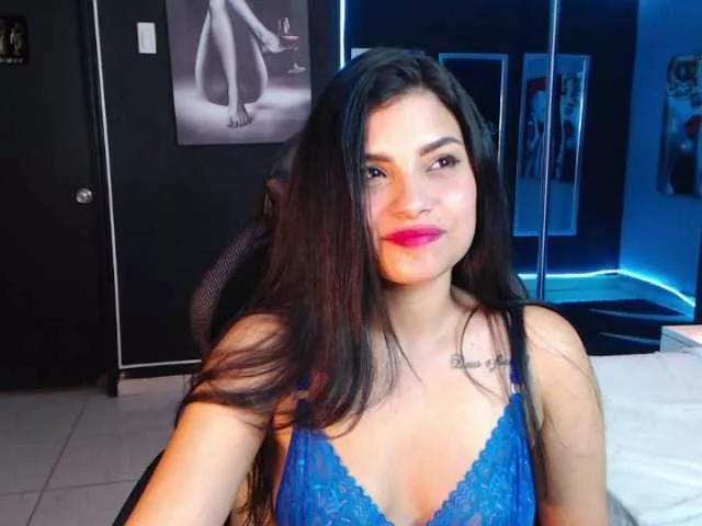 lolaastarss on BongaCams 