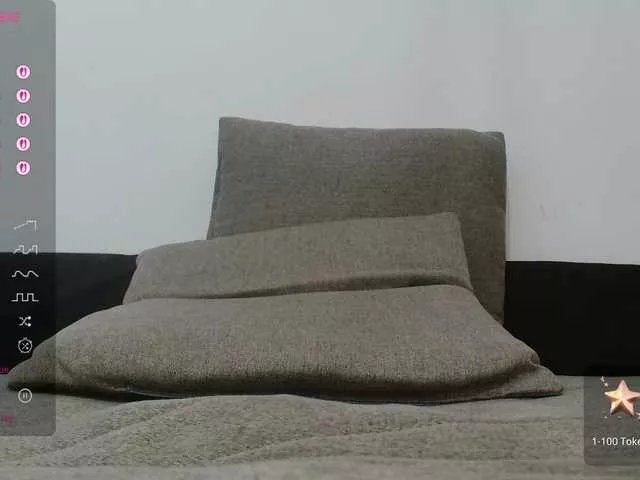 Lolaxx-x on BongaCams 