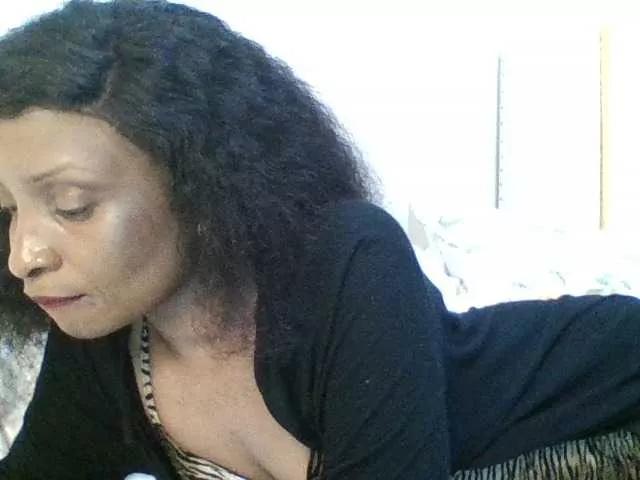 lovelylips on BongaCams