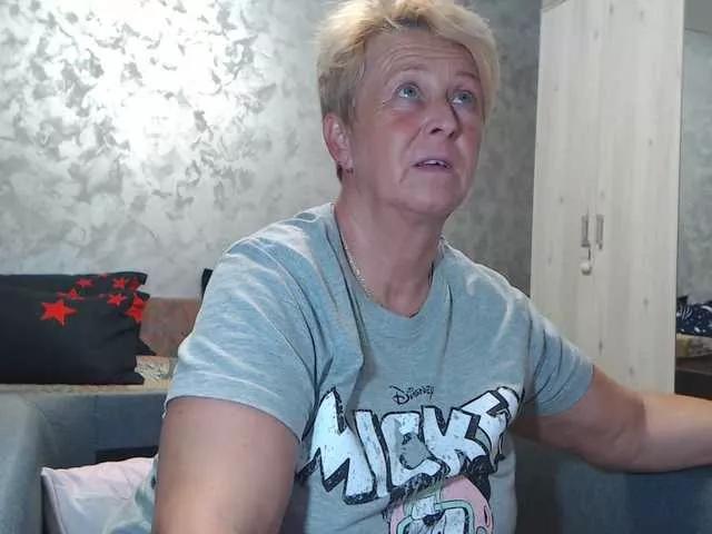 Offline LovePinkLilli on BongaCams