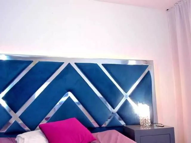 Offline LucineArias on BongaCams