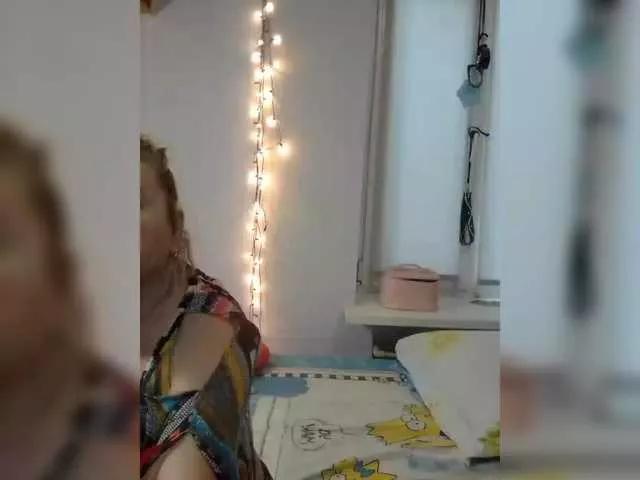 Offline LucyAlexis on BongaCams