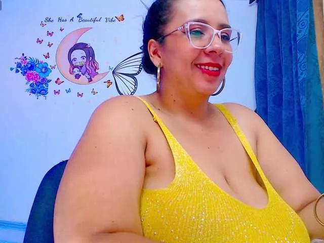 lyalatin4 on BongaCams 