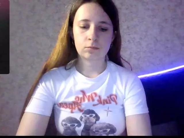 Offline Lynn on BongaCams