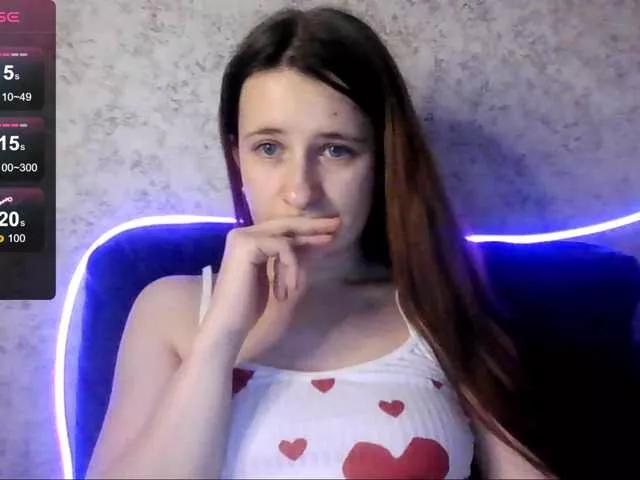 Offline Lynn on BongaCams