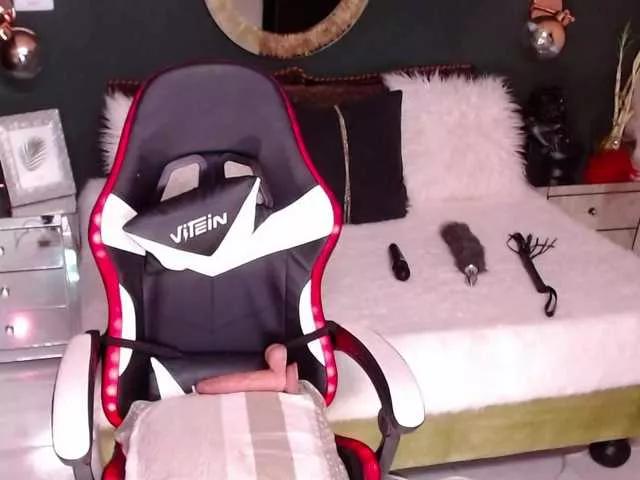 MadikeyHappy on BongaCams 