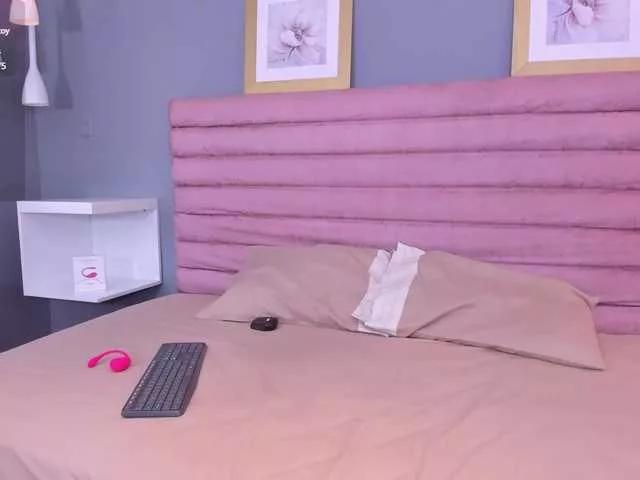 MadyMiller on BongaCams 