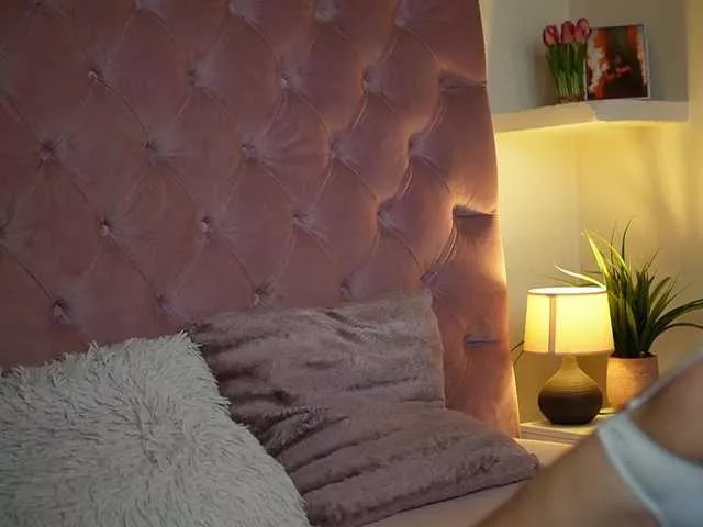 Freechat MaiaMini on BongaCams