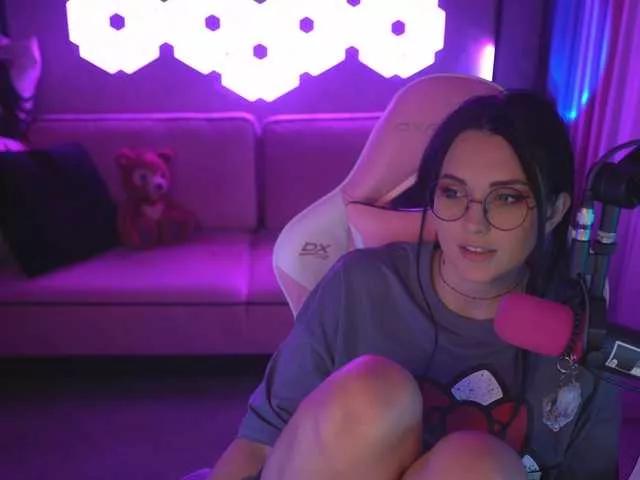 MalinaBo0m on BongaCams 