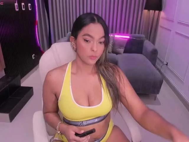 Offline maryah-simons on BongaCams