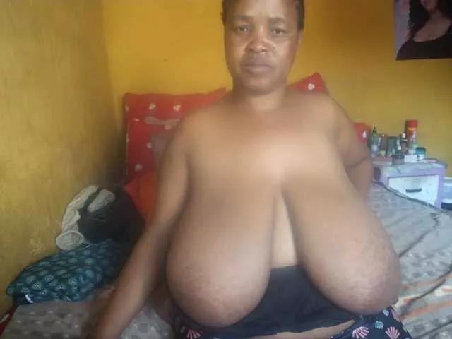 Melonboobs1 on BongaCams 