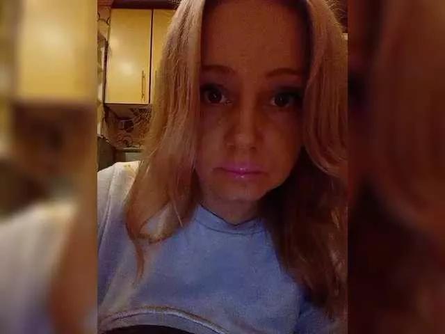 Meow-WoW on BongaCams 