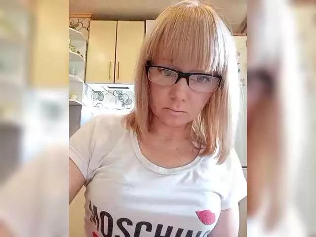 Meow-WoW on BongaCams 