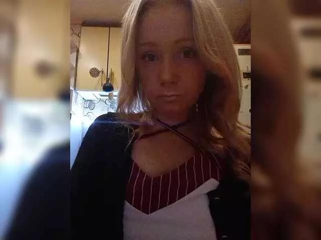 Meow-WoW on BongaCams 