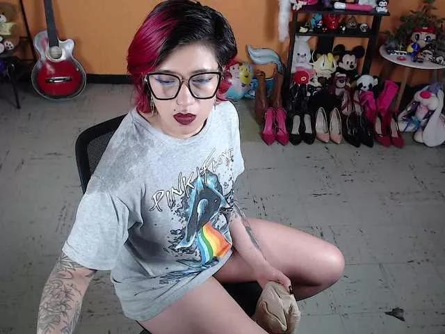 MiaJhons on BongaCams 