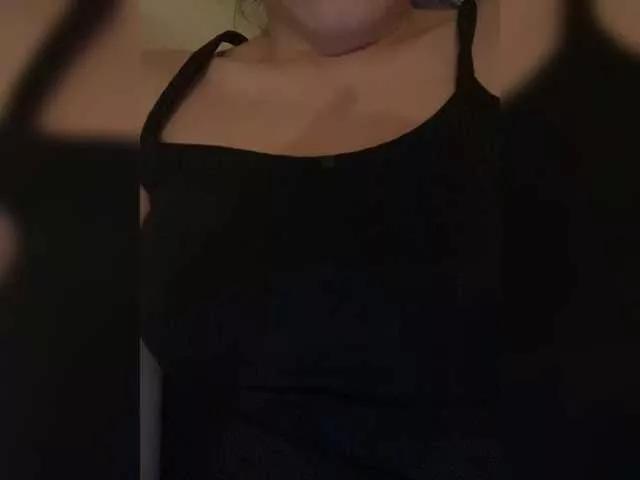 Offline MILKIWAYSEX23 on BongaCams