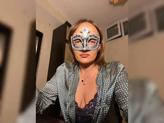 Offline molly-38 on BongaCams