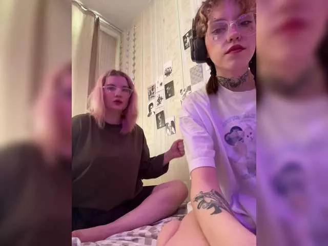 Molly-and-Ewa on BongaCams 