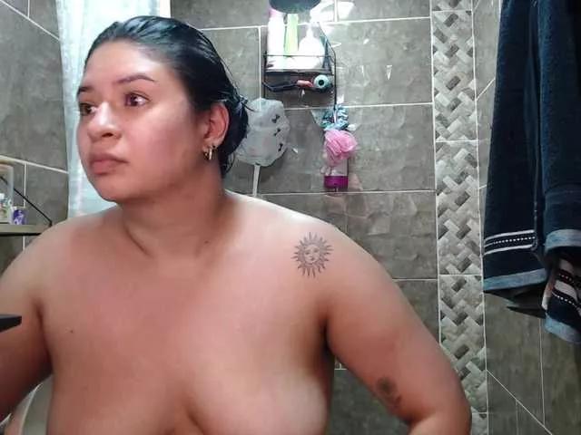 Mollyshake11 on BongaCams 