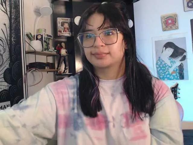 Mollyshake11 on BongaCams 