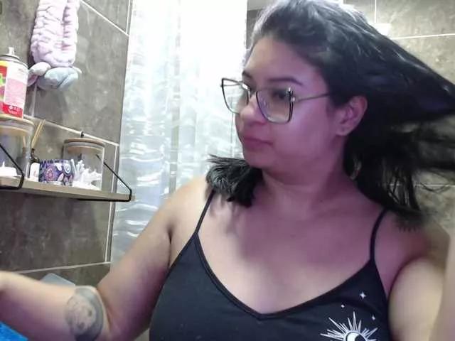 Mollyshake11 on BongaCams 