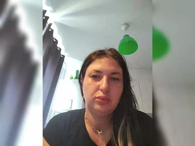 Offline MonicaMilf on BongaCams