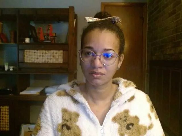 Offline Moranguh on BongaCams