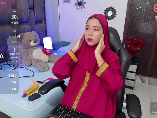 NaylaSaadi on BongaCams 
