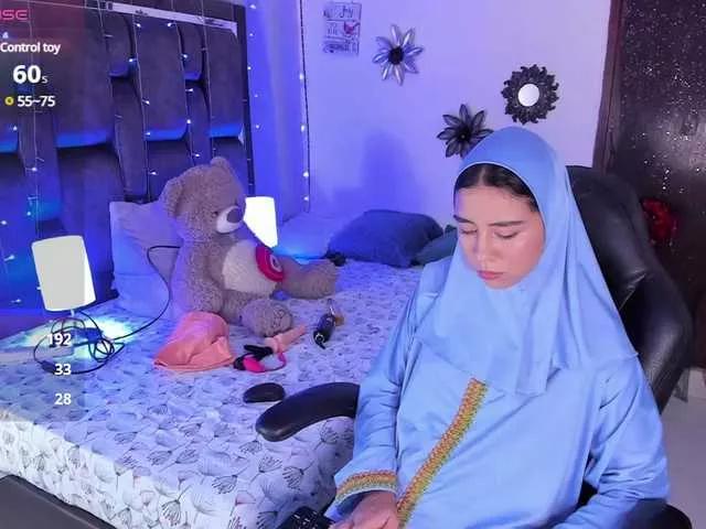 NaylaSaadi on BongaCams 