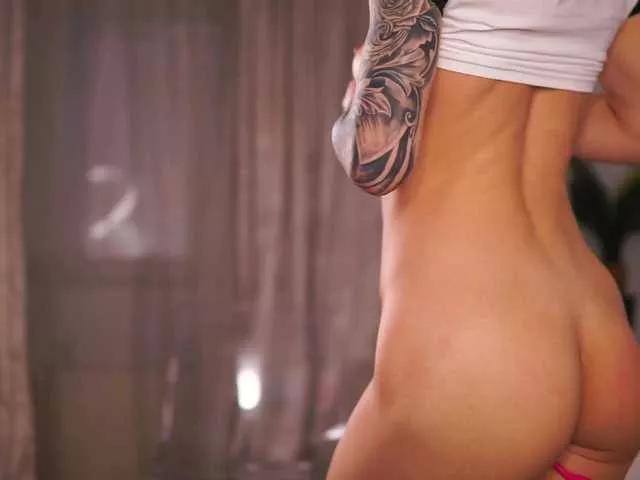NyrobiNova on BongaCams 