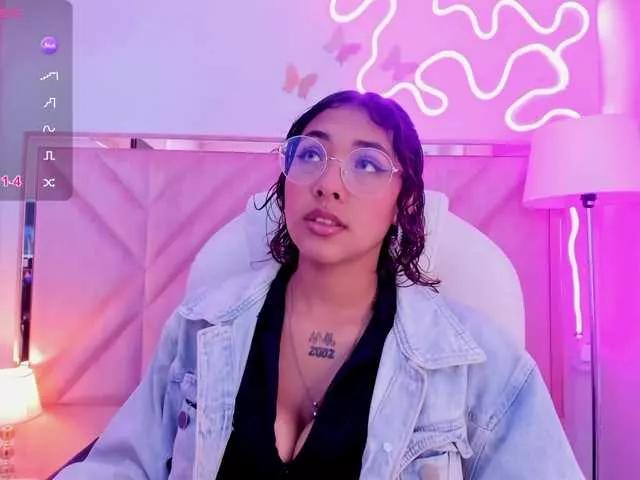 Oliv-Jones on BongaCams 
