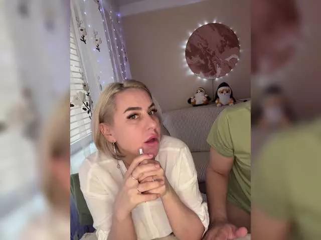 ParaLoveLove on BongaCams 