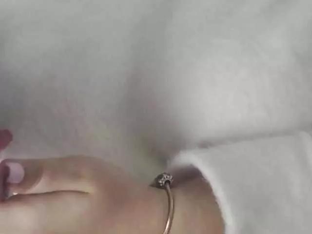 Offline peachyshow on BongaCams