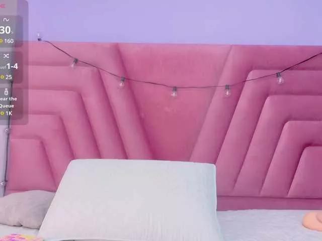 petitelittleebony on BongaCams