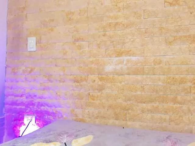 Freechat PocahontasPow on BongaCams