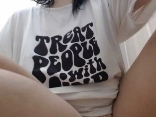 Offline pussylips08 on BongaCams