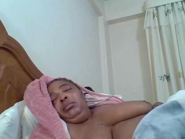 pussylips53 on BongaCams 