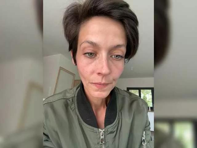 Raphilouisa on BongaCams