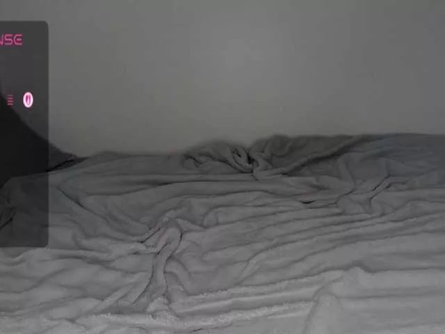 Offline right-on-me on BongaCams