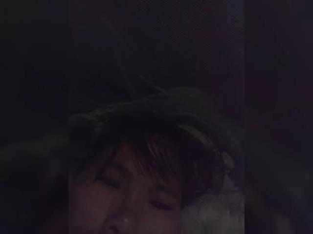 Roiemn on BongaCams 