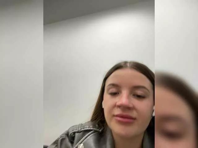 Freechat RosalineLov on BongaCams