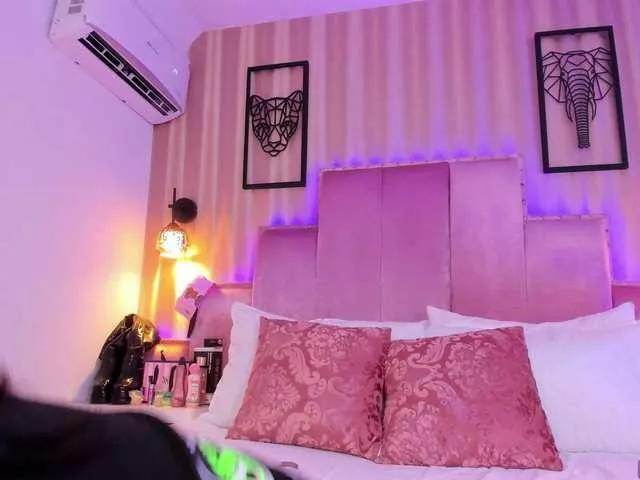 Offline SamanthaAdelle on BongaCams