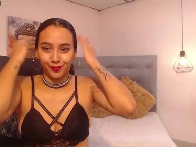 Offline Sara-stone on BongaCams